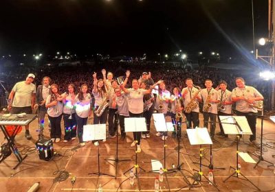Bronces del Sur brilló en la Expo Loncoche junto a María José Quintanilla