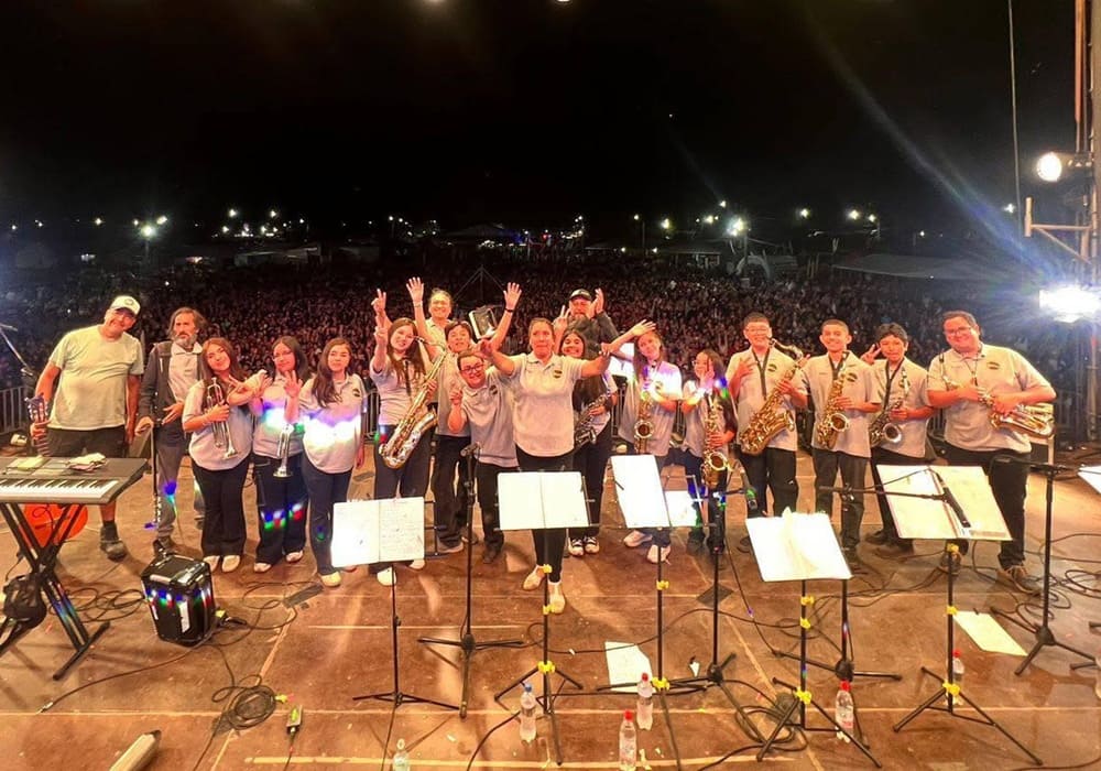Bronces del Sur brilló en la Expo Loncoche junto a María José Quintanilla